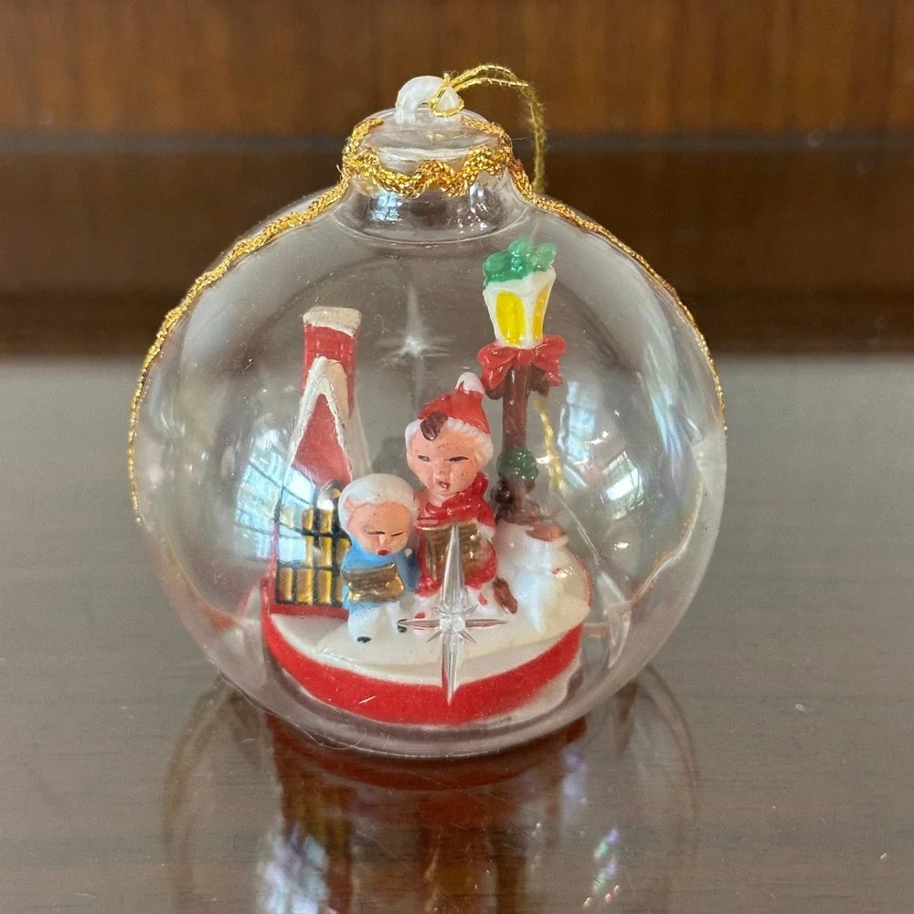 Vintage Jewelbrite Christmas Ornament Diorama Carolers Scene Clear Globe 3 Inch